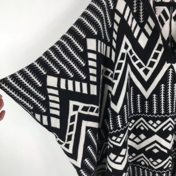 Express Black & White Aztec Tribal Knit Poncho - Picture 4 of 8